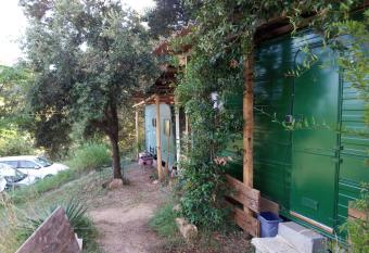 H  bergement insolite nature/4 allows 18 year olds to book a room