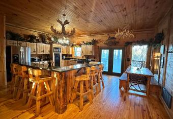 Mountain View cabins has Balcony rooms