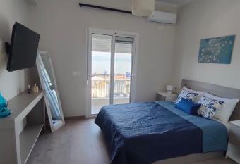 HARBOUR ROOMS has Balcony rooms