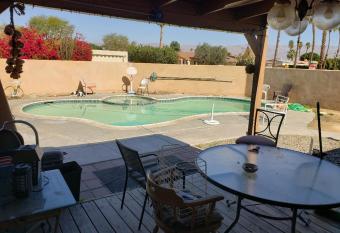 Travelers Oasis /large house/pool/spa /palm spring area/ 3 car gated parking/close to all venues ,tennis,golf, Casinos / and Coachella has Balcony rooms