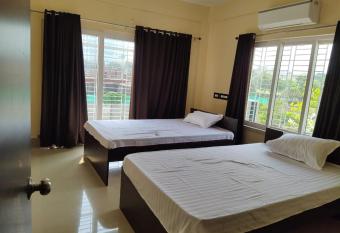 Nestmate Guest House has Balcony rooms