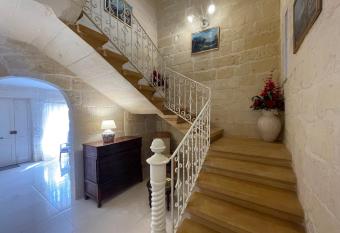 San Antonio B&B has Balcony rooms