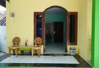 Omah Bogem Homestay Syariah has Balcony rooms