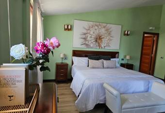 Villa MOGAREN allows 18 year olds to book a room