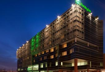 Holiday Inn Belgrade, an IHG Hotel has Smoking rooms