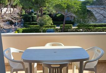 (null) has Balcony rooms