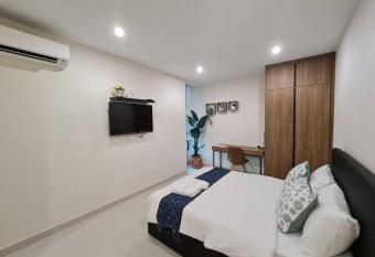 Lovely Kozi Square Studio 1 Bedroom with Pool LV7E allows 18 year olds to book a room