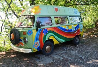 @gatetothewild has Smoking/Balcony rooms