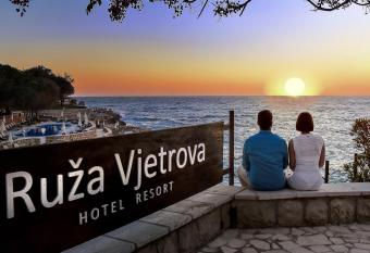 Ruza Vjetrova - Wind Rose Hotel Resort has Balcony rooms