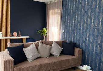 Saphir de Calais has Balcony rooms