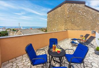 Kuca za odmor Antic - Holiday house Antic allows 18 year olds to book a room