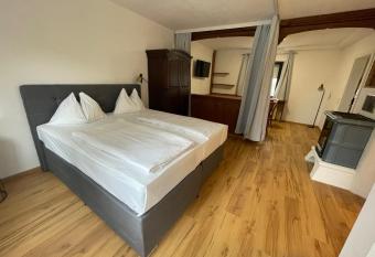 Ferienhaus Auerhahn has Balcony rooms