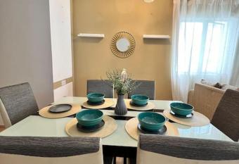 Lily Queen @ Quintet has Balcony rooms