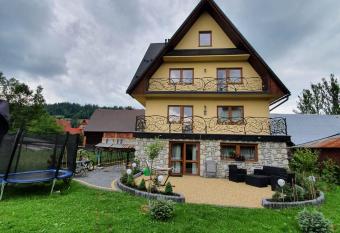 LONDYNEK has Balcony rooms