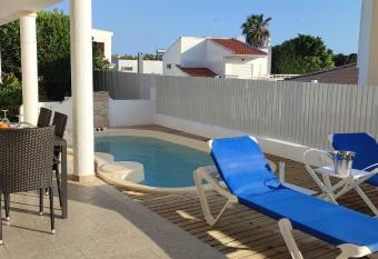 VILLA EM ALVOR - CASA DA AMOREIRA has Balcony rooms