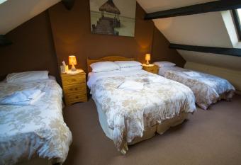 Station Hotel allows 18 year olds to book a room