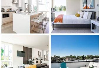 UltraModern New 3BR Roofdeck FastWifi EVPlugin has Balcony rooms