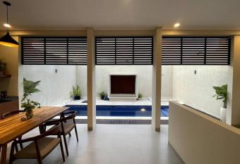 Villa de Caliza has Balcony rooms