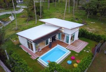 Green Garden has Balcony rooms