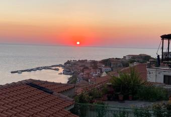 MOLYVOS BOUTIQUE HOUSE has Balcony rooms