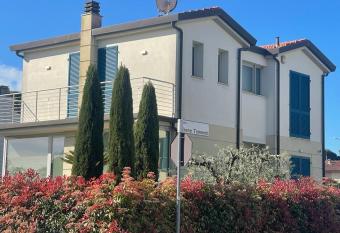 Villa I tre Cipressi has Balcony rooms