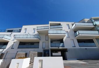 appartement remblai saint hilaire de riez allows 18 year olds to book a room