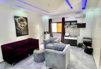 Diallo appartements Dakar allows 18 year olds to book a room