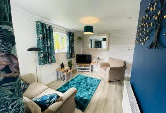 A modern cosy one bedroom home away from home allows 18 year olds to book a room