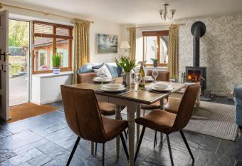 Turnstone Cottage allows 18 year olds to book a room