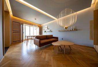 Core Luxembourg City-Grand Duke s Palace allows 18 year olds to book a room