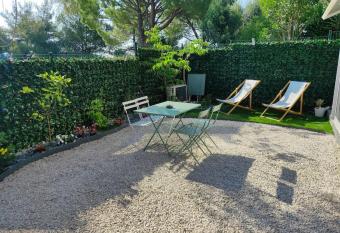 Chez Mathys has Balcony rooms