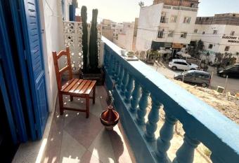 profitez de surf, la plage a 3 Minutes de spot de surf. has Balcony rooms