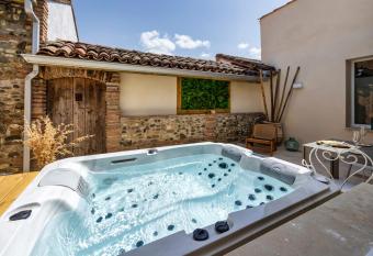 l Alcove - SPA&SAUNA priv   - Oliveraie d Eurocentre allows 18 year olds to book a room