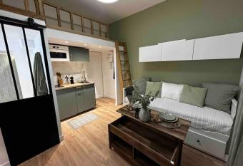 Le P   tit Antoine allows 18 year olds to book a room