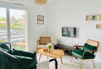 Porte de Saint   milion has Balcony rooms