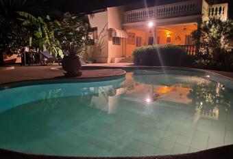 VILLA SOMONE avec PISCINE PRIV  E has Balcony rooms