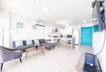 Haven at Sanctuary-2bdr Ocean View has Smoking/Balcony rooms