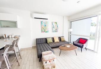 Gem at Sanctuary 2Bdr Ocean View Apartment has Smoking/Balcony rooms