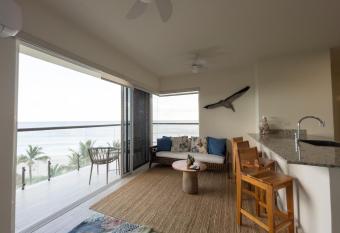 Amazing Two bdrm Apt Ocean View has Smoking/Balcony rooms