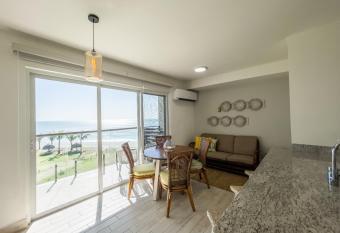 Getaway at Ventanas has Smoking/Balcony rooms