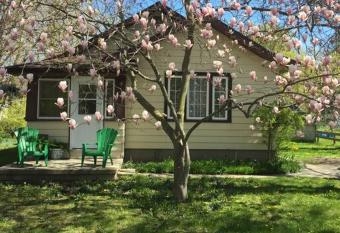 The Sailing Gypsy-Spring Bookings-3 day minimum has Balcony rooms