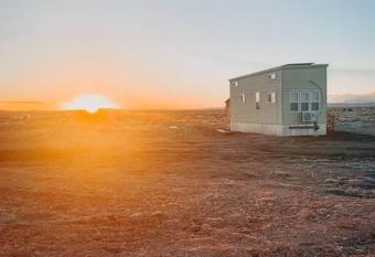 Grand Canyon Hideaway Tiny home has Balcony rooms