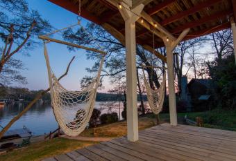 Sunset Point-Best view on Broadway Lake! has Balcony rooms