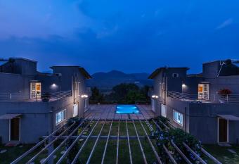 Impeccable 4-Bed Villa in mulshi has Smoking/Balcony rooms