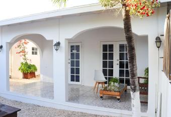 Embrace Aruba Vacation Rentals has Balcony rooms