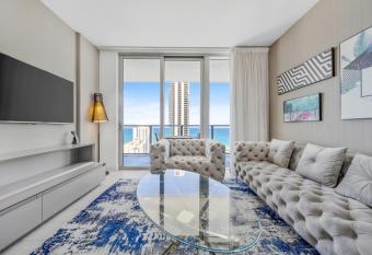 Hyde Beach House #2207 - Gorgeous 2bdr Apt. Awesome view. Resort amenities. Rooftop pool / Hot tub / Tennis court. Near the ocean. has rooms with a private hot tub