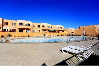 Fuertevida has Balcony rooms