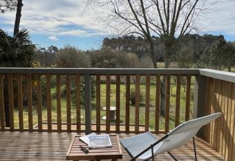 Laguillotte has Balcony rooms