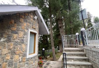 Royal House Nathiagali has rooms with a private hot tub