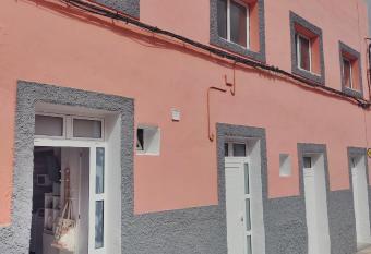 MINI estudio El Reloj allows 18 year olds to book a room